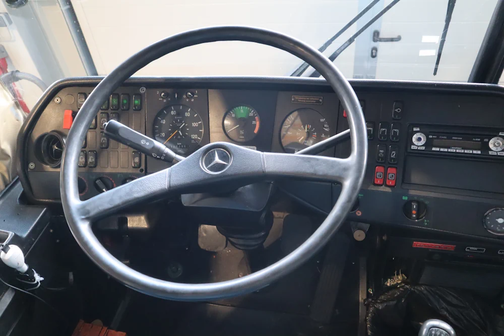 Cepera Reisen Mercedes O303 Cockpit