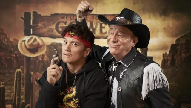 Szenefoto mit zwei Cowboys vom Musical Go West im Wiener Metropol