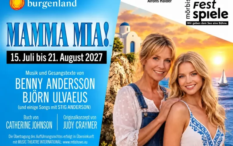Sujetbild Musical MAMMA MIA: Porträt zweier Frauen mit blonden Haaren in Sommerkleidern, im Hintegrund Meer, Segelschiff, Insel mit typisch griechischer Kirche - weiße Fassade und blaue Tür, inkl. Daten der Veranstaltung